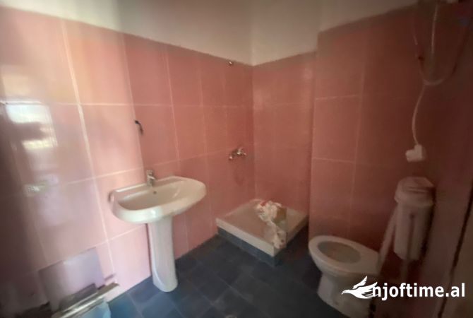 Shtepi ne shitje Apartament ne Tirane, 1+1, Mobilimi E mobiluar, Pagesa 78,000  Euro.