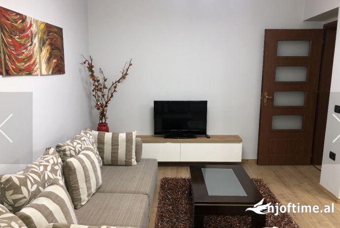 Shtepi me qera 1+1 ne Tirane - 65,000 Leke