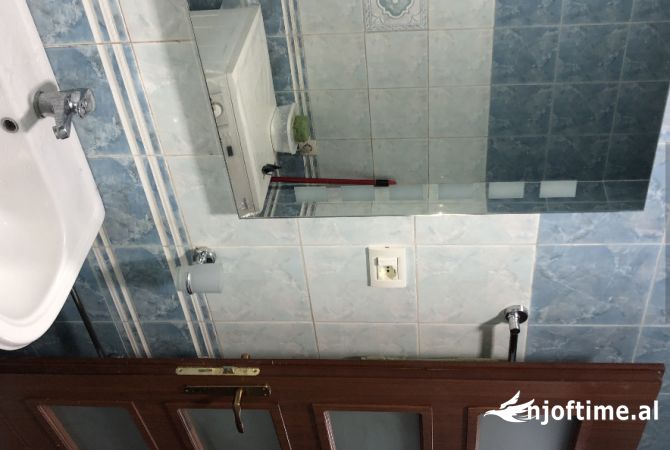 Shtepi me qera Apartament ne Tirane, 1+1, Mobilimi E mobiluar, Pagesa 65,000  Leke.