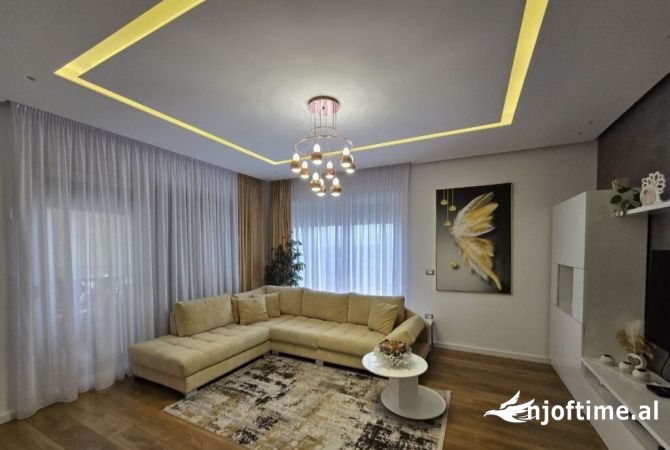 Shtepi ne shitje Apartament ne Tirane, 2+1, Mobilimi E mobiluar, Pagesa 280,000  Euro.
