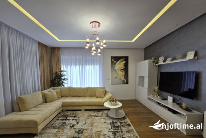 Shtepi ne shitje Apartament ne Tirane, 2+1, Mobilimi E mobiluar, Pagesa 280,000  Euro.