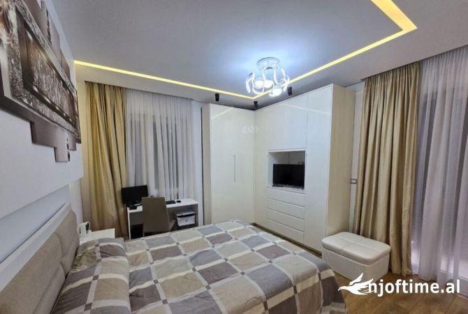 Shtepi ne shitje Apartament ne Tirane, 2+1, Mobilimi E mobiluar, Pagesa 280,000  Euro.