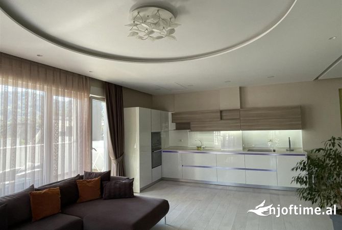 Shtepi me qera Apartament ne Tirane, 3+1, Mobilimi E mobiluar, Pagesa 1,500  Euro.