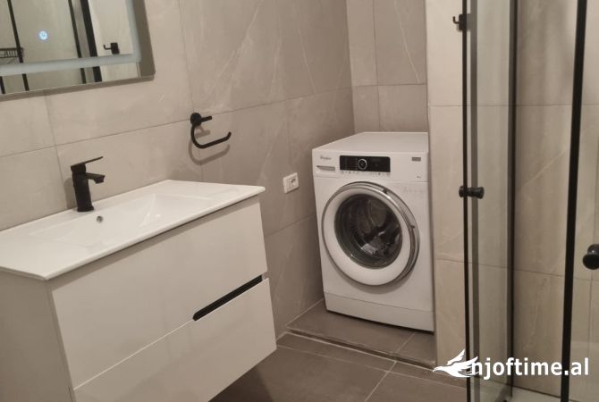 Shtepi me qera Apartament ne Tirane, 2+1, Mobilimi E mobiluar, Pagesa 55,000  Leke.
