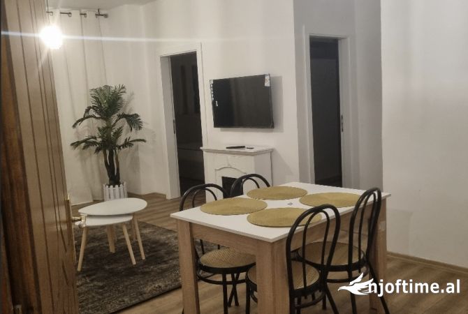 Shtepi me qera 2+1 ne Tirane - 55,000 Leke