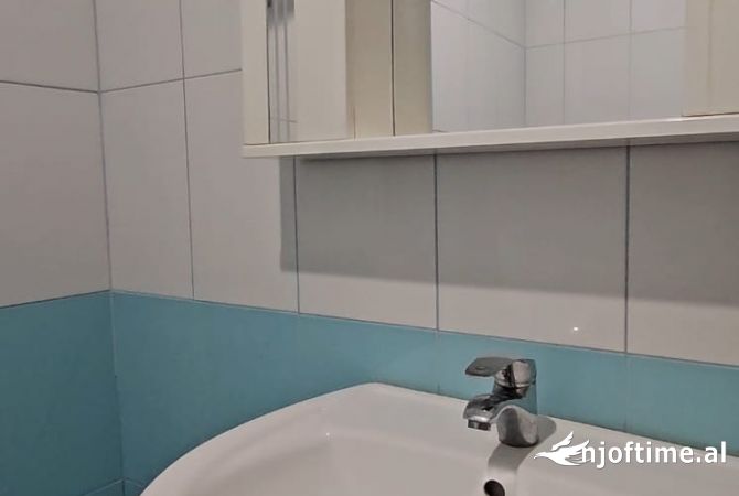 Shtepi me qera Apartament ne Tirane, 1+1, Mobilimi E mobiluar, Pagesa 35,000  Leke.