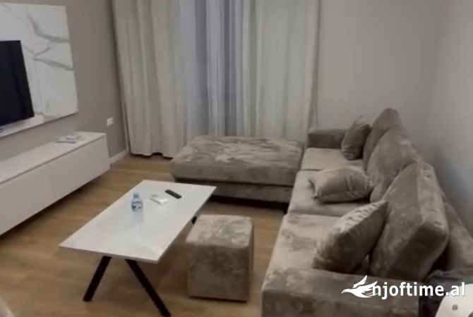 Shtepi me qera 2+1 ne Tirane - 950 Euro