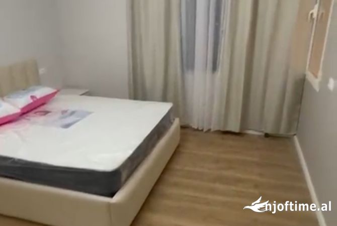 Shtepi me qera Apartament ne Tirane, 2+1, Mobilimi E mobiluar, Pagesa 950  Euro.