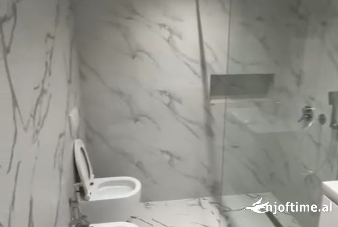 Shtepi me qera Apartament ne Tirane, 2+1, Mobilimi E mobiluar, Pagesa 950  Euro.