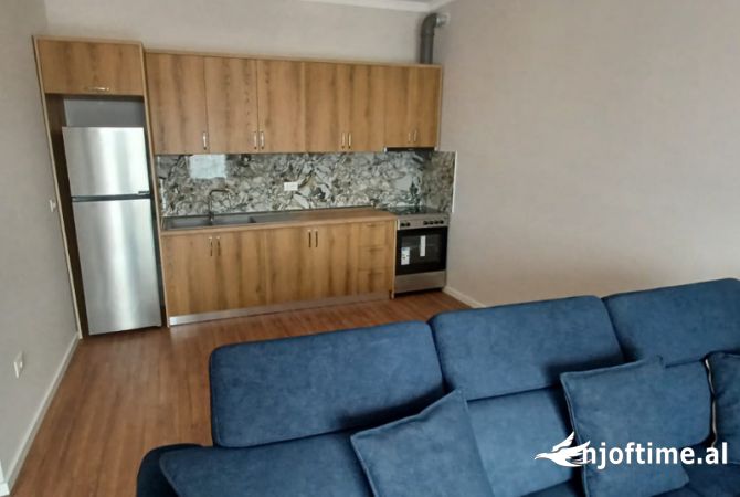 Shtepi me qera Apartament ne Tirane, 1+1, Mobilimi E mobiluar, Pagesa 50,000  Leke.