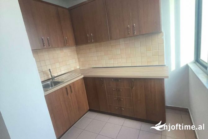 Shtepi me qera 2+1 ne Tirane - 550 Euro