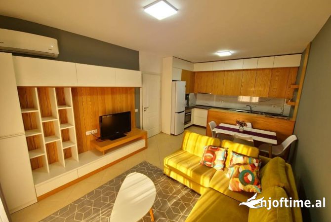 Shtepi me qera Apartament ne Tirane, 2+1, Mobilimi E mobiluar, Pagesa 65,000  Leke.