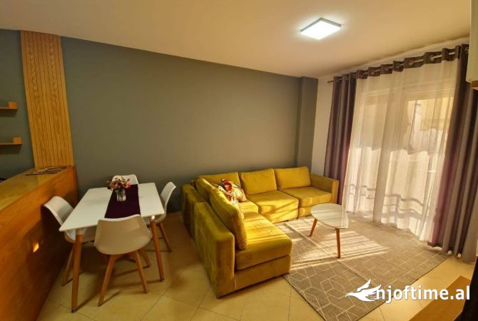 Shtepi me qera 2+1 ne Tirane - 65,000 Leke