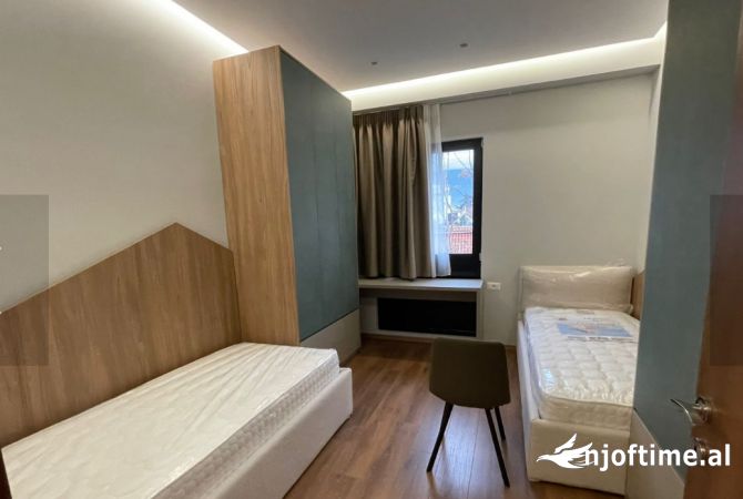 Shtepi me qera Apartament ne Tirane, 2+1, Mobilimi E mobiluar, Pagesa 830  Euro.
