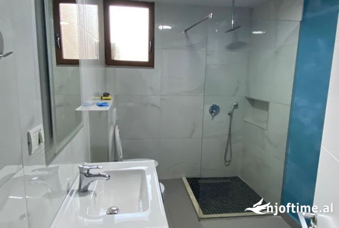 Shtepi me qera Apartament ne Tirane, 1+1, Mobilimi E mobiluar, Pagesa 450  Euro.