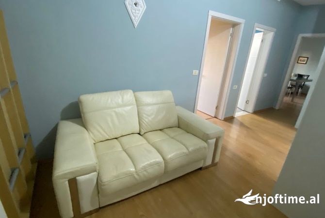Shtepi me qera Apartament ne Tirane, 1+1, Mobilimi E mobiluar, Pagesa 450  Euro.