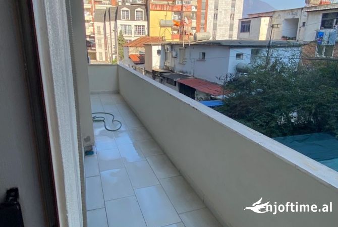 Shtepi me qera 1+1 ne Tirane - 450 Euro