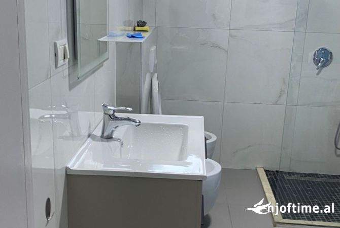 Shtepi me qera Apartament ne Tirane, 1+1, Mobilimi E mobiluar, Pagesa 450  Euro.