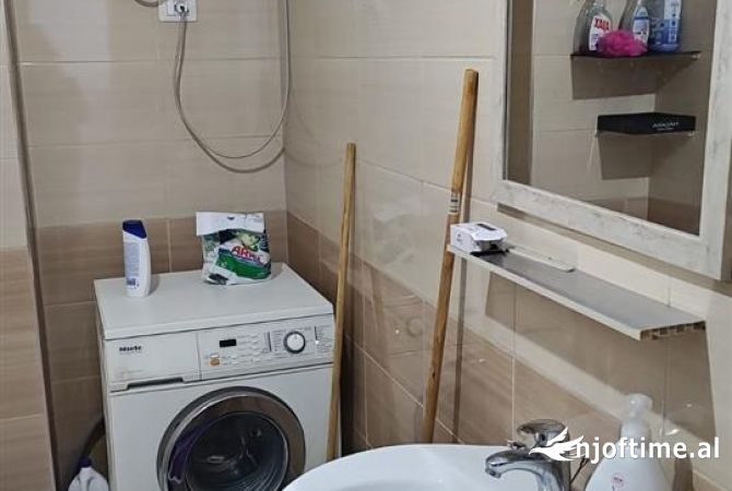 Shtepi me qera Apartament ne Tirane, 1+1, Mobilimi E mobiluar, Pagesa 450  Euro.