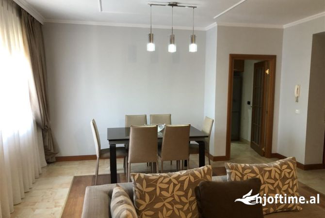 Shtepi me qera Apartament ne Tirane, 3+1, Mobilimi E mobiluar, Pagesa 110,000  Leke.