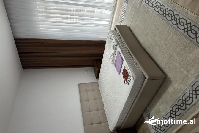 Shtepi me qera Shtepi Private ne Tirane, 3+1, Mobilimi E mobiluar, Pagesa 70,000  Leke.