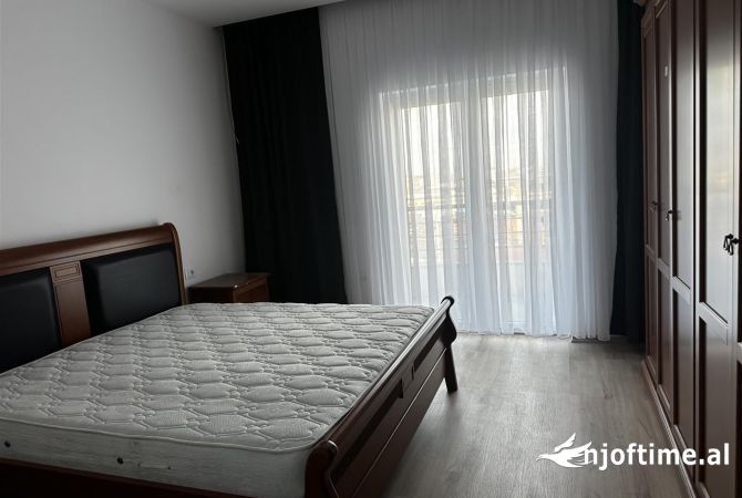 Shtepi me qera Shtepi Private ne Tirane, 3+1, Mobilimi E mobiluar, Pagesa 70,000  Leke.