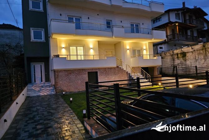 Shtepi me qera Shtepi Private ne Tirane, 3+1, Mobilimi E mobiluar, Pagesa 70,000  Leke.