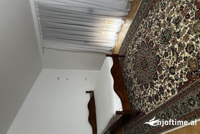 Shtepi me qera 2+1 ne Tirane - 40,000 Leke