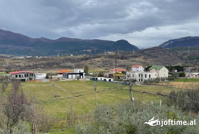 Shtepi me qera Shtepi Private ne Tirane, 2+1, Mobilimi E mobiluar, Pagesa 500  Euro.