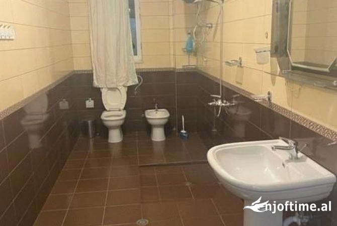 Shtepi me qera Shtepi Private ne Tirane, 2+1, Mobilimi E mobiluar, Pagesa 500  Euro.