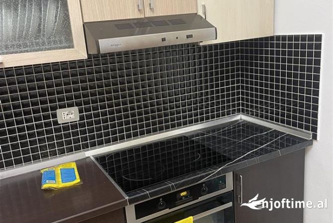 Shtepi me qera Shtepi Private ne Tirane, 2+1, Mobilimi E mobiluar, Pagesa 500  Euro.