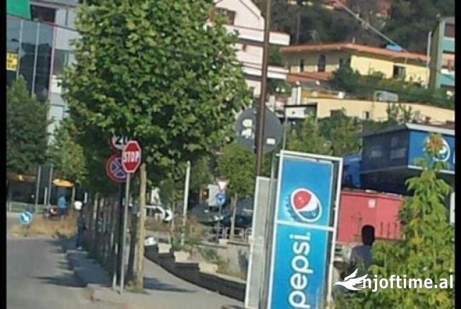 Shtepi ne shitje Apartament ne Tirane, 1+1, Mobilimi E mobiluar, Pagesa 75,000  Euro.