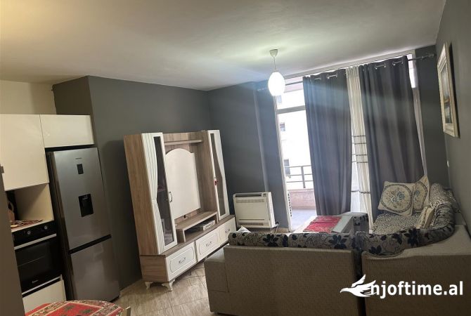 Shtepi me qera Apartament ne Tirane, 2+1, Mobilimi E mobiluar, Pagesa 47,000  Leke.