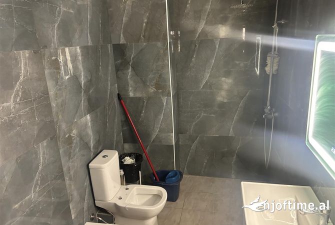 Shtepi me qera Apartament ne Tirane, 2+1, Mobilimi E mobiluar, Pagesa 47,000  Leke.