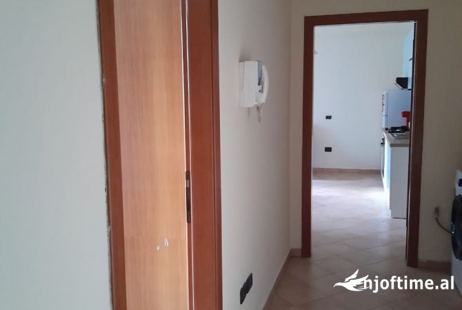 Shtepi me qera Apartament ne Tirane, 1+1, Mobilimi E mobiluar, Pagesa 50,000  Leke.