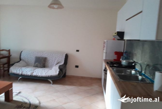 Shtepi me qera Apartament ne Tirane, 1+1, Mobilimi E mobiluar, Pagesa 50,000  Leke.