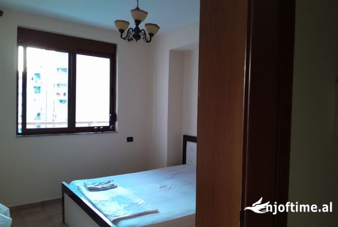Shtepi me qera Apartament ne Tirane, 1+1, Mobilimi E mobiluar, Pagesa 50,000  Leke.