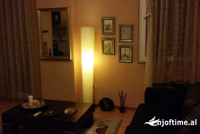 Shtepi me qera Apartament ne Tirane, 1+1, Mobilimi E mobiluar, Pagesa 450  Euro.