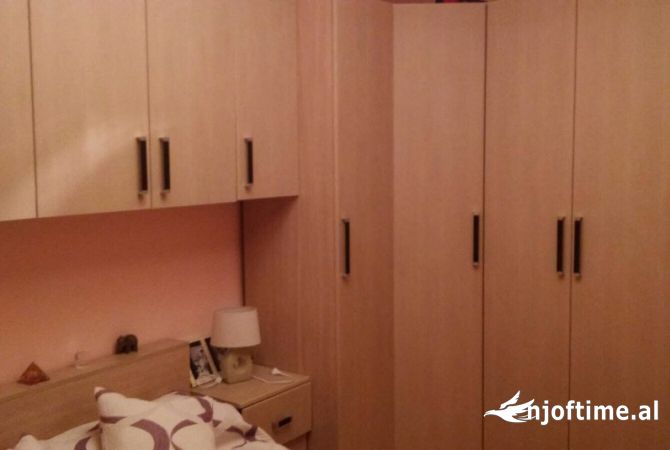 Shtepi me qera Apartament ne Tirane, 1+1, Mobilimi E mobiluar, Pagesa 450  Euro.