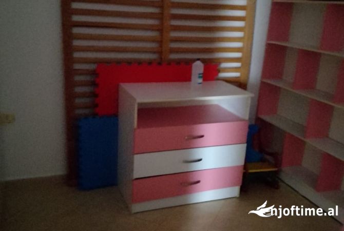 Shtepi me qera 2+1 ne Tirane - 400 Euro