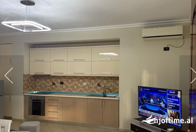 Shtepi me qera 1+1 ne Tirane - 40,000 Leke