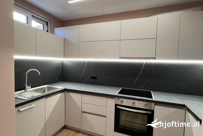 Shtepi me qera 2+1 ne Tirane - 800 Euro