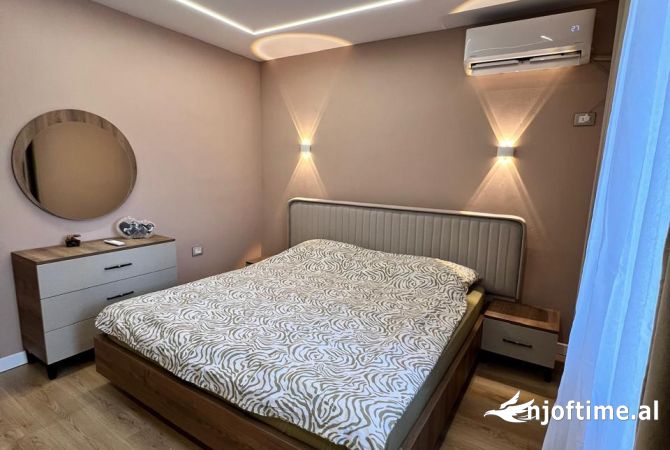 Shtepi me qera Apartament ne Tirane, 2+1, Mobilimi E mobiluar, Pagesa 800  Euro.