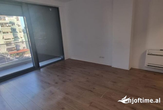 Jepet apartament 2+1+2 ne bllok rr Janos Hunyadi