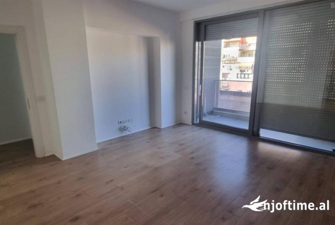 Jepet apartament 2+1+2 ne bllok rr Janos Hunyadi