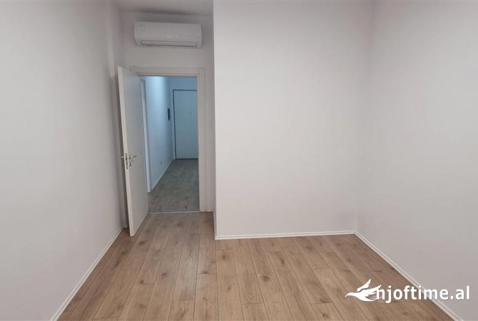 Ambient biznesi me qera 3+1 ne Tirane - 1,250 Euro