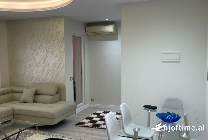 Shtepi me qera Apartament ne Tirane, 1+1, Mobilimi E mobiluar, Pagesa 900  Euro.