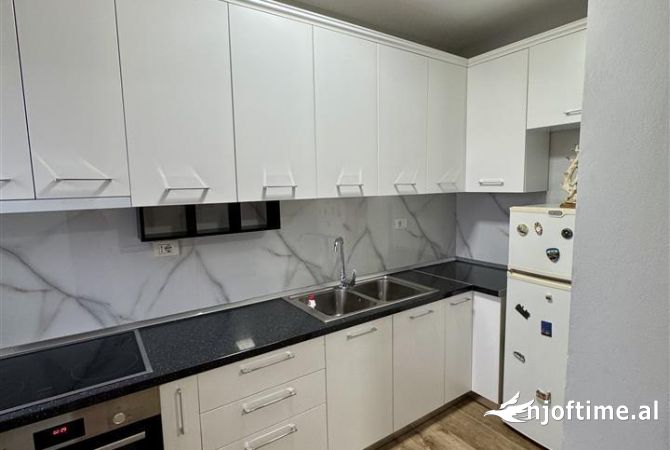 Shtepi me qera Apartament ne Tirane, 1+1, Mobilimi E mobiluar, Pagesa 650  Euro.