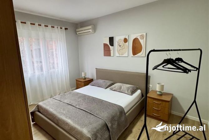 Shtepi me qera Apartament ne Tirane, 1+1, Mobilimi E mobiluar, Pagesa 650  Euro.
