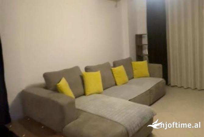 Shtepi me qera 2+1 ne Tirane - 550 Euro
